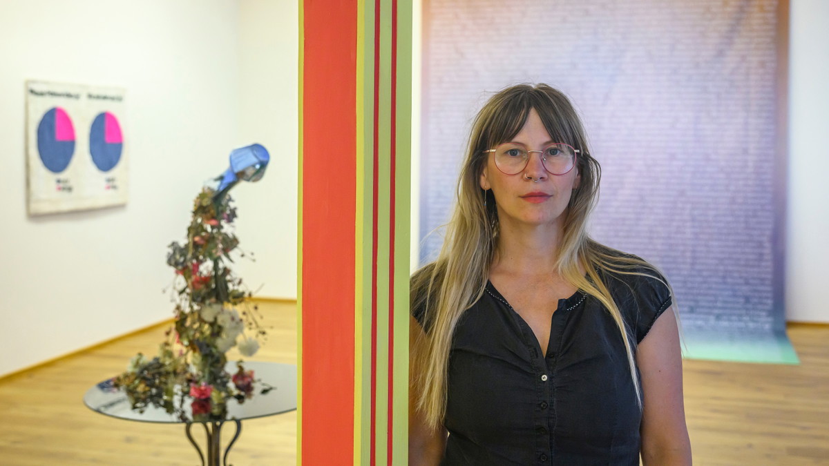 Führung durch "Archiv der Probleme" mit Elisabeth Oertel