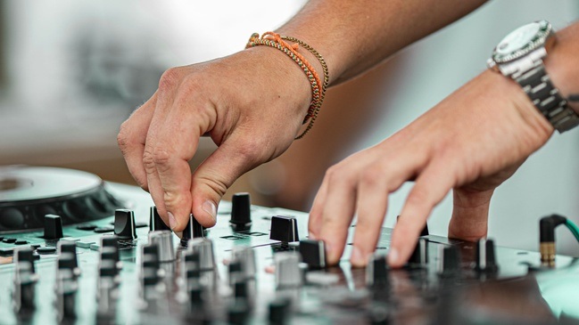Summer Groove Strandparty mit Live-DJ