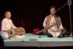 Dhrupad & beyond im Weltmusiksalon „Der fliegende Teppich“