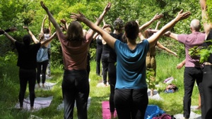 Yoga im Garten