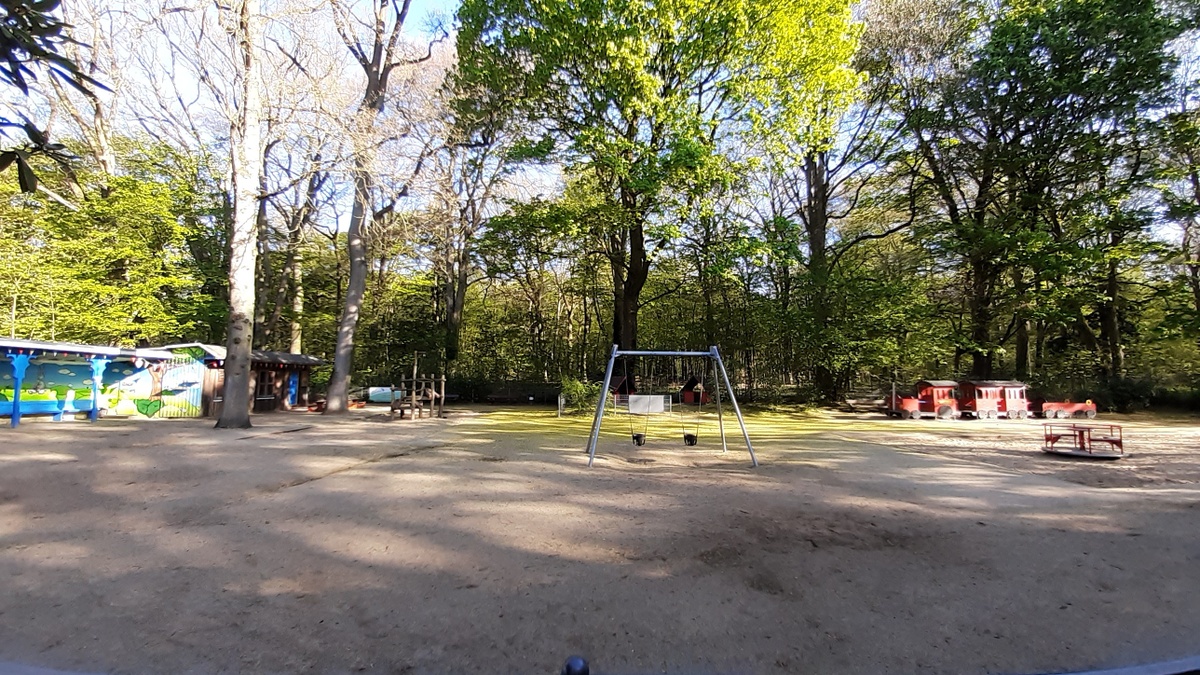Flohmarkt für Kindersachen, Spielplatz Grasweg in Winterhude