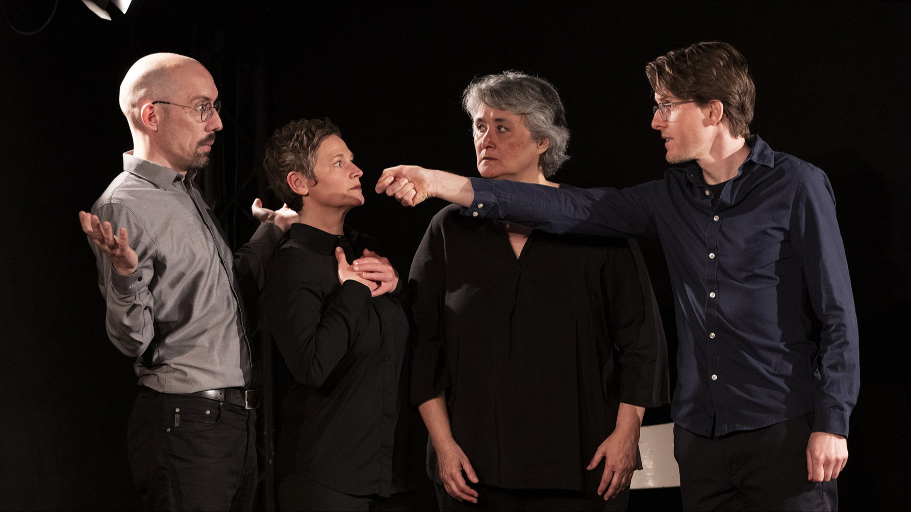 Durch die Wand – Politisch. Episch. Improvisiert.