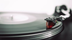 mono Listening Café