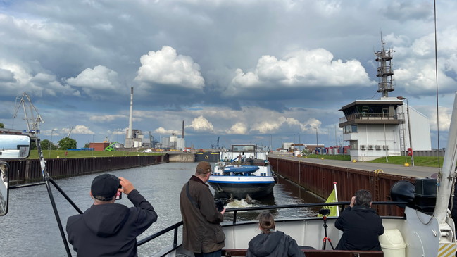 Fahrt in den Bremer Industriehafen