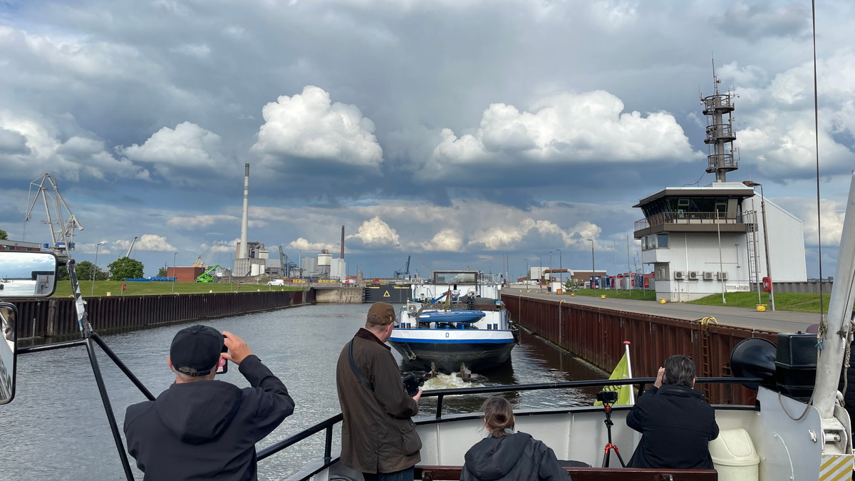 Fahrt in den Bremer Industriehafen