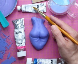 "Butt Sculptures - Painting Plaster Figurines" Workshop
