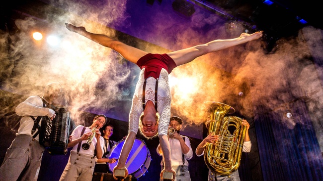 Mahoin - Hamburger Hafenvarieté