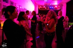 Die Early Bird Party: Der frühe Vogel tanzt den Beat mit DJ Louie Prima