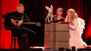 DIE WEIHNACHTSGESCHICHTE  ERZÄHLT VOM ENGEL UND VOM ESEL