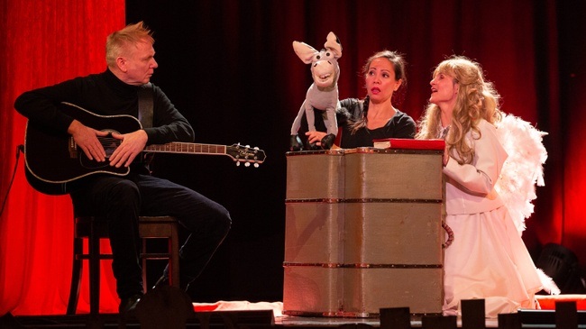 DIE WEIHNACHTSGESCHICHTE  ERZÄHLT VOM ENGEL UND VOM ESEL