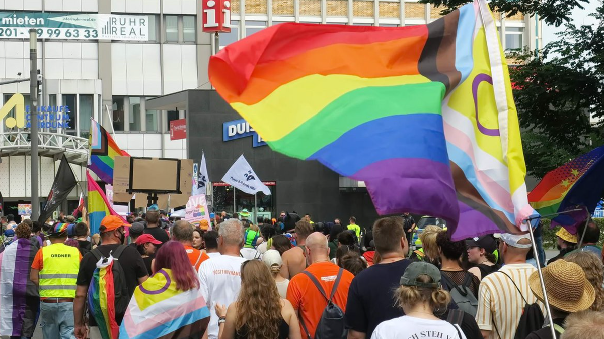 CSD Duisburg / DUISBUNT - Stadt der Vielfalt?!