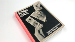 TALKING BOOKS Shining Lights: Black Women Photographers in 1980s–'90s Britain mit Joy Gregory und Cristina Piza