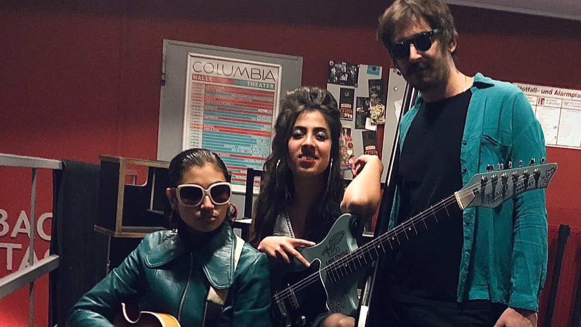 THE KHAN SISTERS // Turntables: LIONEL