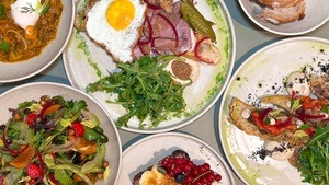 Family Style Brunch im W66