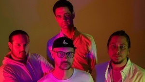 The Eyes & Dunkelschieferblau & Indiedisco