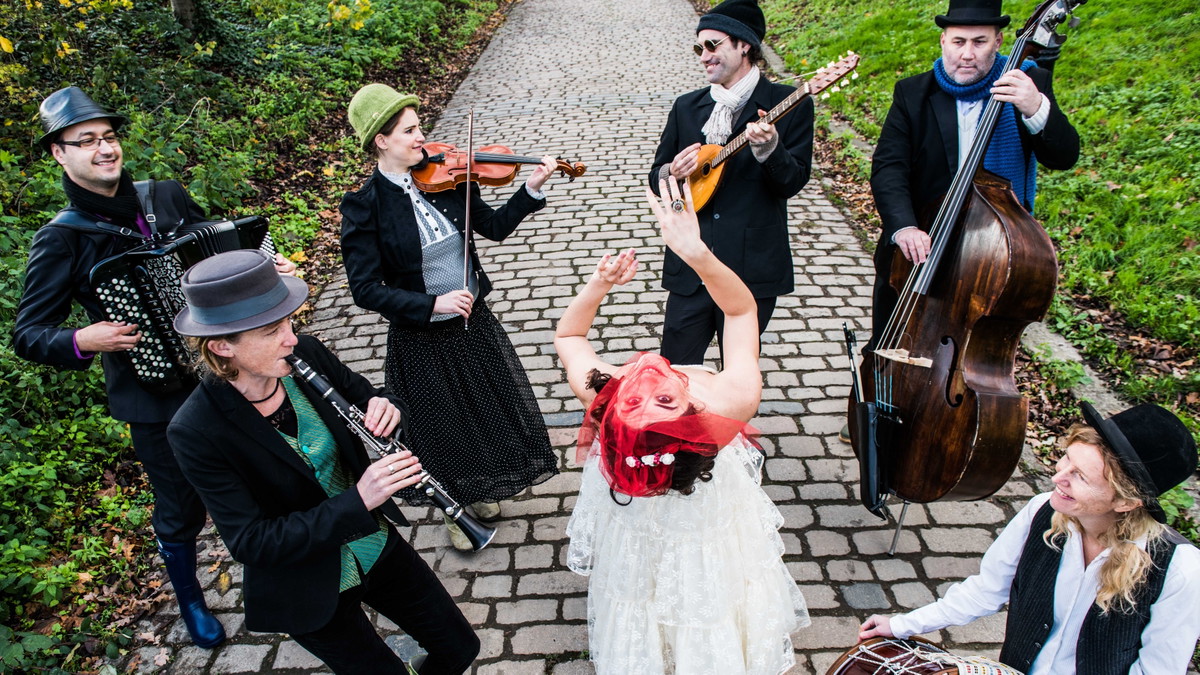 Titelbild der Veranstaltung Klezmer, Hora, Liebeslieder mit She’Koyokh und Çiğdem Aslan