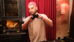 VARTAN KOURSHOUNIAN