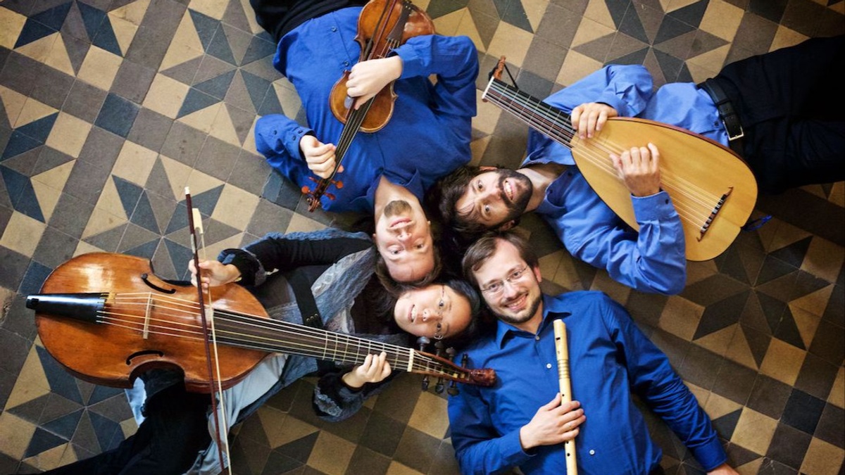 Ensemble all\u0027improvviso