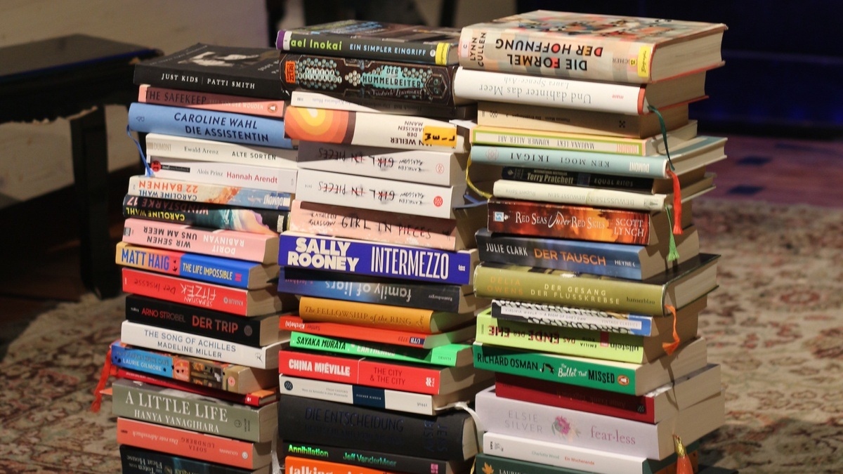 Silent Book Club-Treffen im B-Side Café