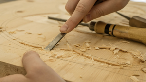 Einführung in die Kunst des Holzschnitzens