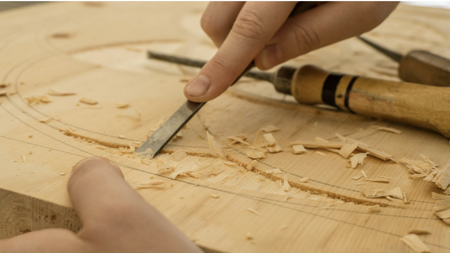 Einführung in die Kunst des Holzschnitzens