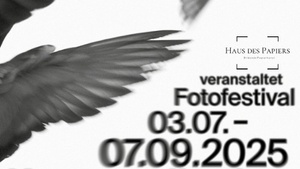 Museum Haus des Papiers: Lädt als Veranstalter des Fotofestivals "Kommunikation und Haltung" ins Grimm-Zentrum ein
