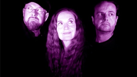 EIN KESSEL SCHWARZES