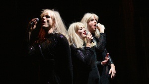 Best OFF Festival: How to survive with HILDEGARD KNEF