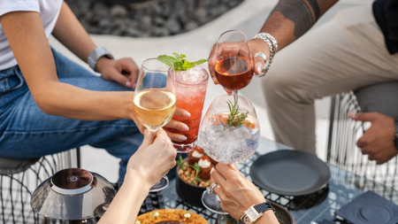 Drinks & New Friends: Erkunde die Berliner Bars im Sommer