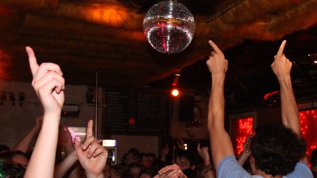 Saloppe Saison ERÖFFNUNG 2026 - Kopfhörerdisko und Saalparty