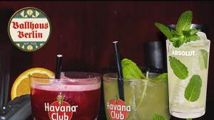 Cocktails und Flammkuchen im Biergarten