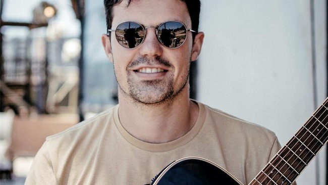 PFINGSTEN ON THE BEACH: TANNER WAREHAM - Feel-Good-Musik aus Südafrika