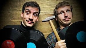 Schallplattenauktion im Club mit Ben Ebelt & Max Kinski