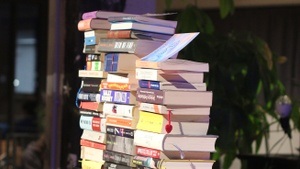Silent Book Club-Treffen im B-Side Café