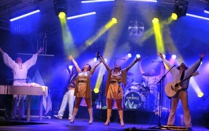 Bremerhavener Musiksommer 2024 / 4 SWEDES - A Tribute to ABBA
