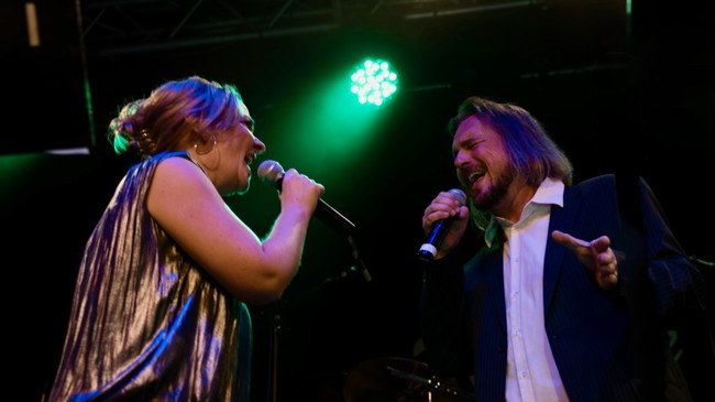 25 Jahre Uncle Fred - Bonner Soul & Party-Band feiert Jubiläum mit Anny Ogrezeanu in der Harmonie Bonn