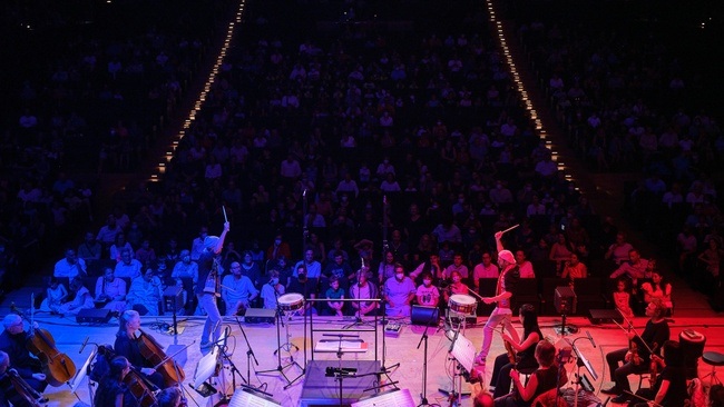 Strings‘n’Drums – Von fremden Ländern und Menschen | Der Gasteig brummt!