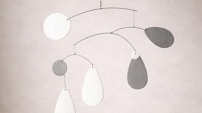 Papiermobile: Schwebende Kunstwerke