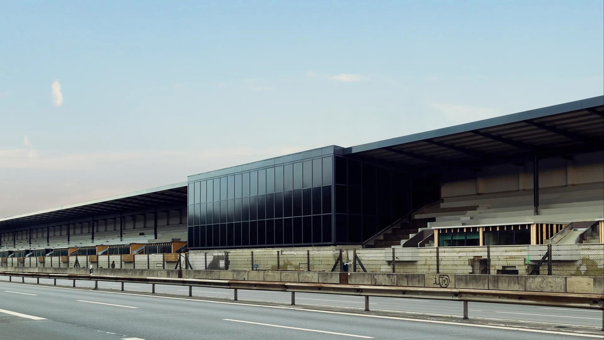 Titelbild der Location Avus Tribüne
