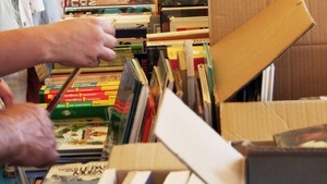 Büchermarkt in der Bibliothek