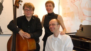 TRIO SOUNDS AND GROOVES MIT JAZZ FRANÇAISE IM KOLUMBARIUM RHEINKIRCHE