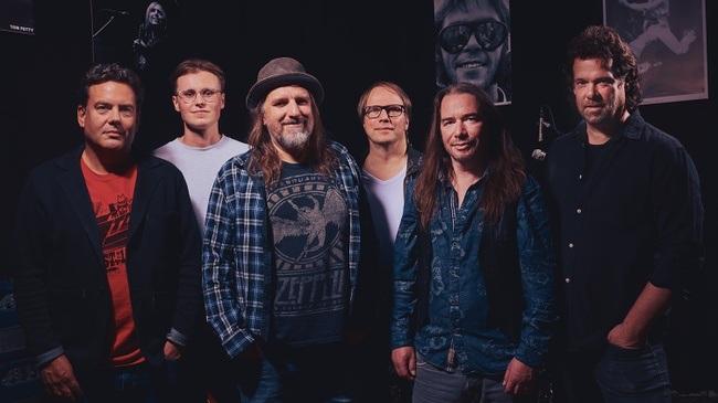 THE PRETTY HEARTBREAKERS - TOM PETTY TRIBUTE