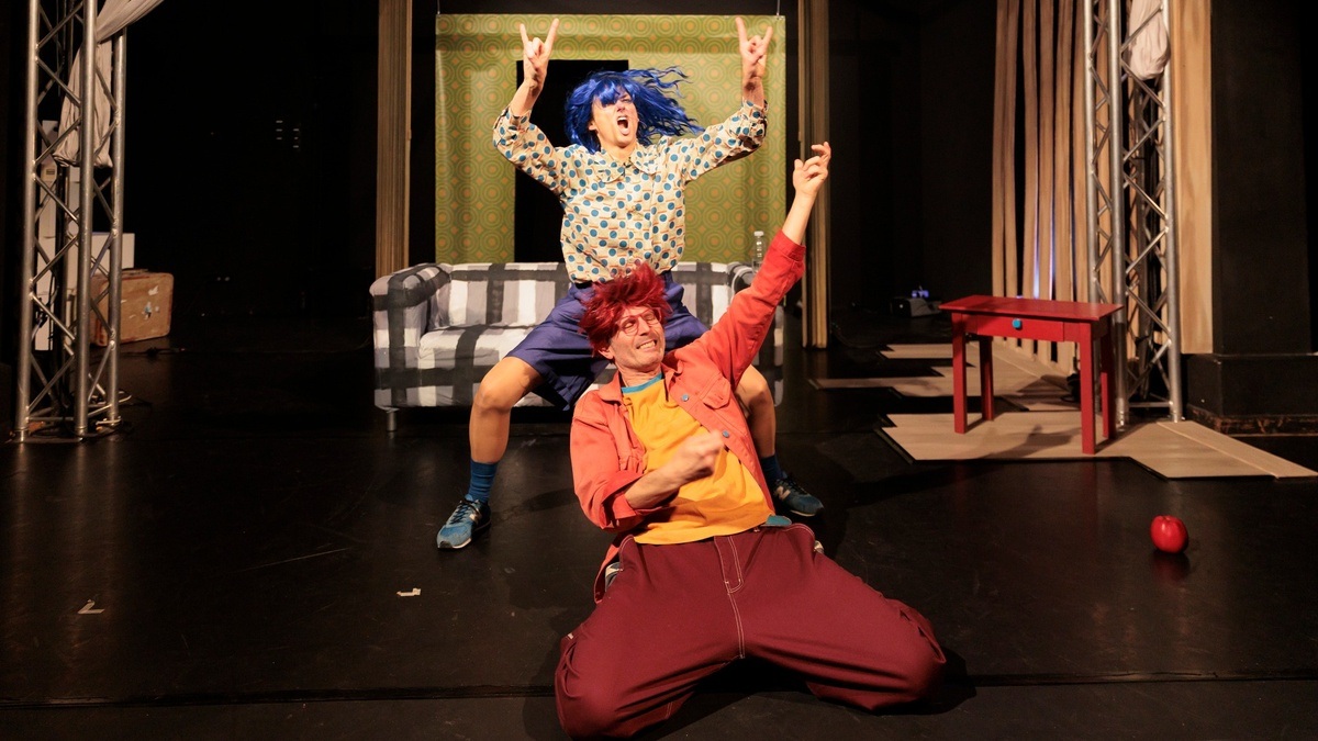 Bottle Flip Luca oder die Schwere Kraft- Theaterstück von OpusEinhundert