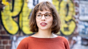 Politikwissenschaftlerin Ann-Kathrin Rothermel über digitale Männerrechtsbewegungen und die ineinandergreifenden Mechanismen politischer Gewalt, Genderdynamiken und Extremismus.