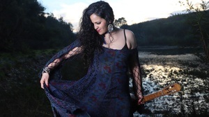 EVELYN CORNEJO – La voz del Pueblo