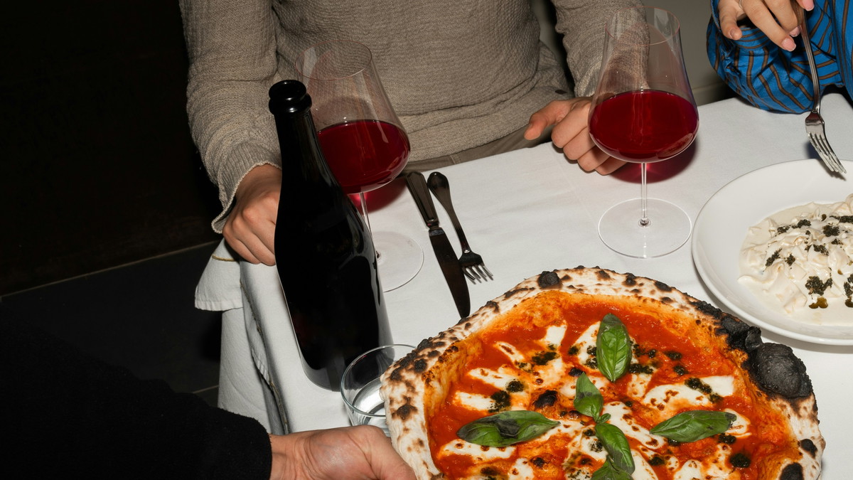 Titelbild der Veranstaltung Fünf Facetten von Wein & Pizza