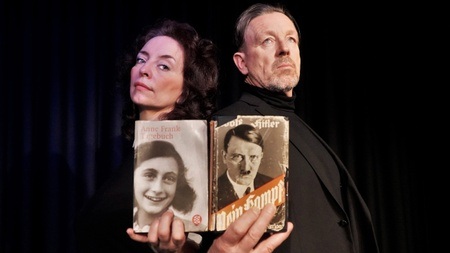 Annes Kampf - Anne Frank vs. Adolf Hitler