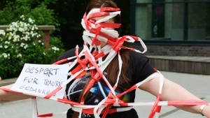 Performancekunst für alle - umsonst und draußen