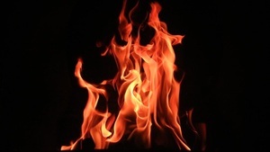 Turm in Flammen