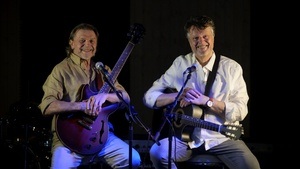 Live im Foyer - Federbunt Lieder vom Leben - voller Kraft, Poesie, Musikalität und Ausdruck